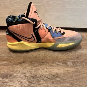 Kyrie 8 Infinity Valentines Day size 9